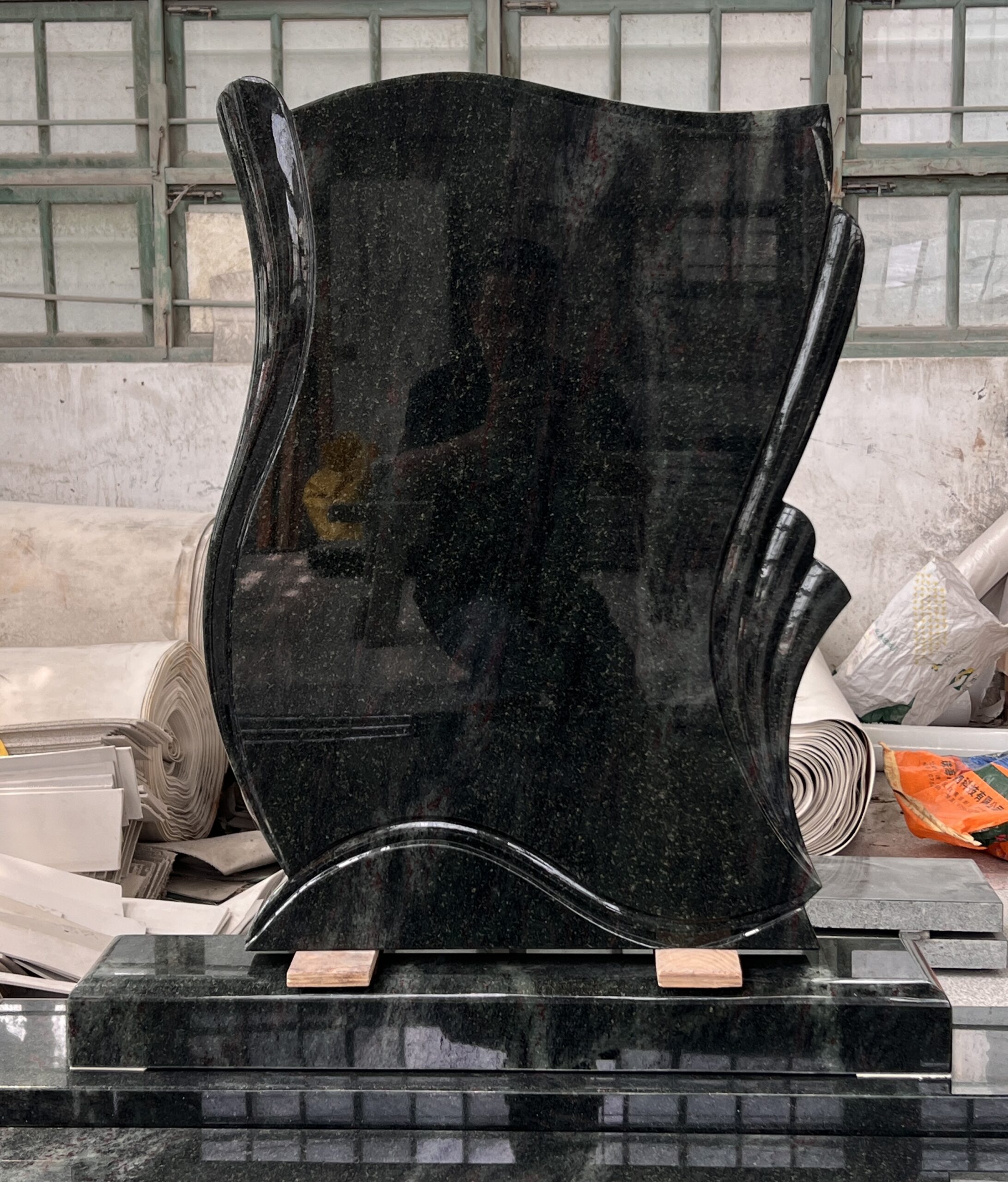 Tropical Green Granite Tombstone with Curved Design 5