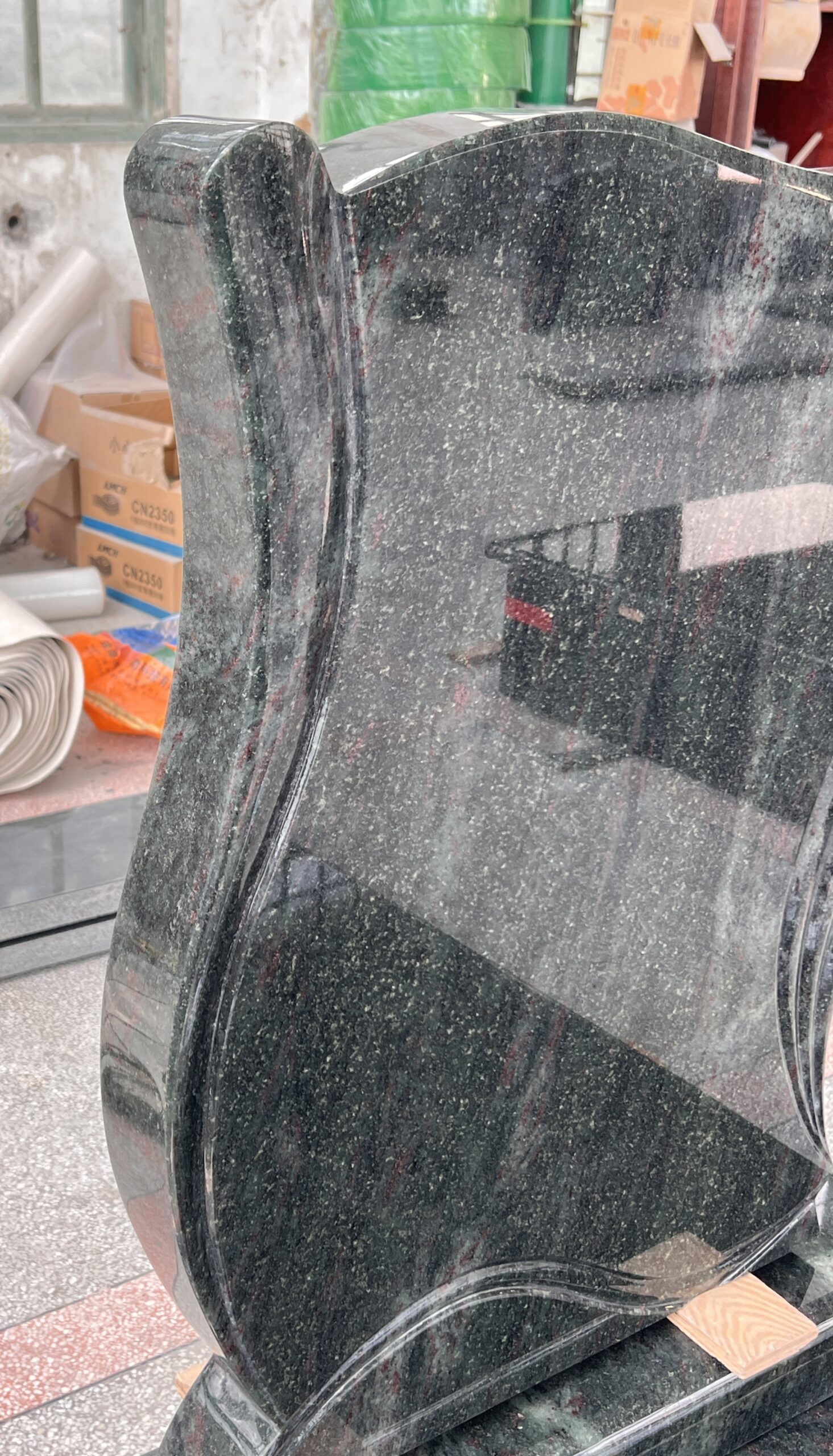 Tropical Green Granite Tombstone with Curved Design 6
